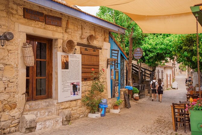 100% Cyprus - Tour to Troodos mountains and villages (From Paphos) - Lofou: halloumi, coffee, and narrow village lanes