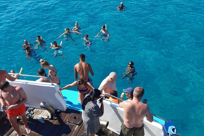 2.5 hour Glass Bottom Boat Trip, Snorkeling, Sliding and Fun - The 70-minute swimming stop