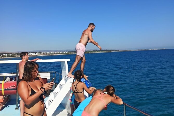 2.5 hour Glass Bottom Boat Trip, Snorkeling, Sliding and Fun - The Super Jumbo Slide is the star for children