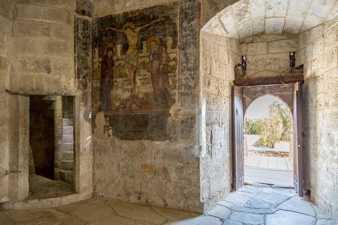 Ancient Kourion, Kolossi Castle, Omodos & Winery Tour from Paphos - Timing, clothing and small practical details