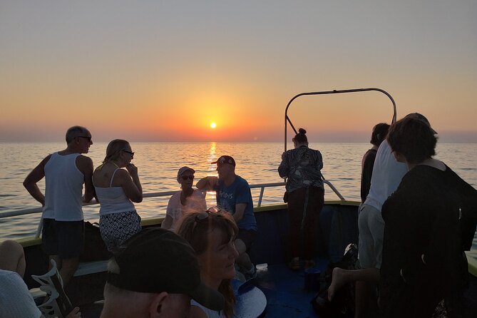 Atlantis Turtle Watching Cruise & Snorkelling Adventure - Crew, comfort, and group size
