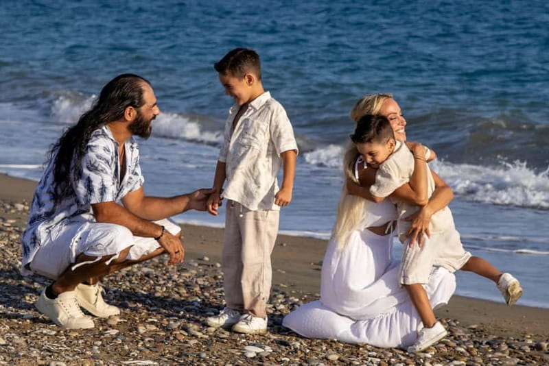 Cyprus: Private Photo Session with Professional Photographer - Choosing the right setting in Limassol District