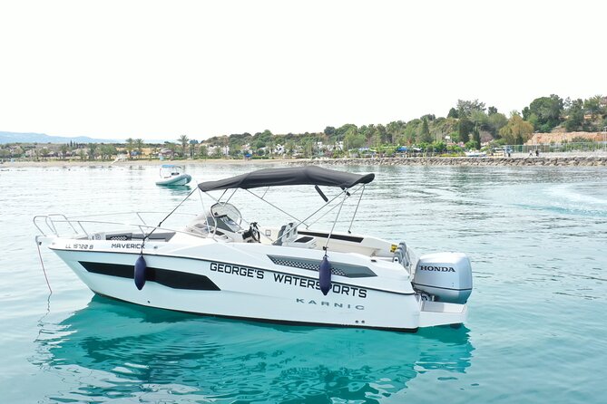 Exclusive line 225hp, self drive boat Karnic SL701 8.0m - Who Will Enjoy This Boat Hire Most?