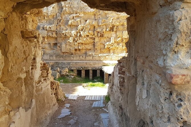 From Nicosia and Kyrenia: Famagusta & Kyrenia as Circular Tour - What the guide adds to the experience