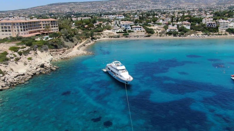 From Pafos: Ocean Flyer VIP Cruise - Adults Only - Service, entertainment, and the overall mood