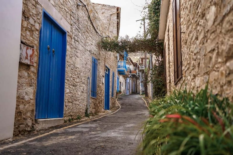 From Paphos: Larnaca Highlights Tour with Lefkara & Nicosia - Nicosia and the Green Line