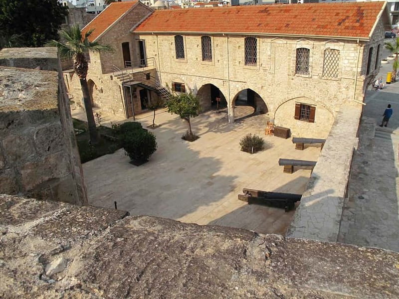 Larnaca: private guide to explore the Top-Sightseeings - Larnaca Castle and the medieval city