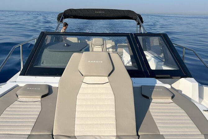 Luxury Charter on Blue Lagoon Flyer (Karnic CS10) to Blue Lagoon - Price, Group Size, and Real Value