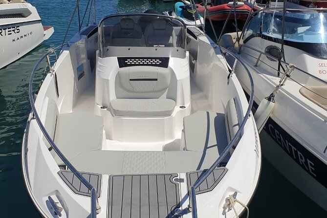 Luxury Karnic SL701 Boat with driver to Blue Lagoon & more - Blue Lagoon and the best swim stops
