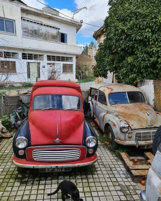 Nicosia: Green Line and Buffer Zone Guided Tour - Walking beside the old city’s divided streets