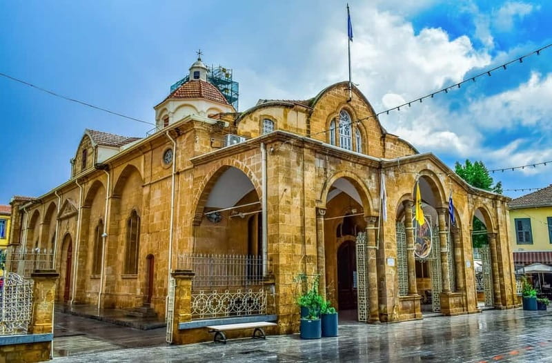 Nicosia: Private City Discovery Walking Tour - Language, meeting points, and weather