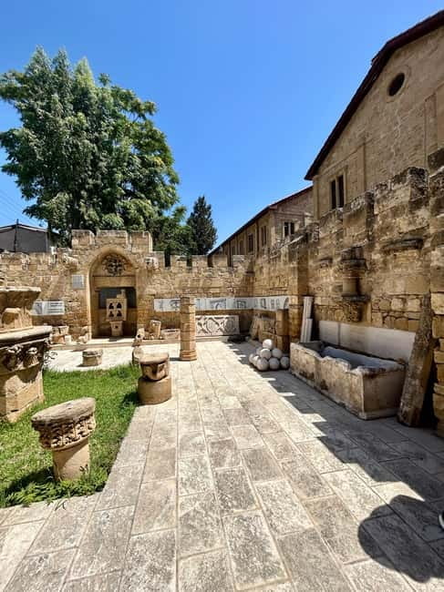 Nicosia, private tour, Old Town greek and turkish side - North Nicosia and the Courtyard of Büyük Han
