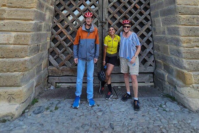 Nicosia: Walled City Bike Tour - Samanbahçe and everyday historic Nicosia