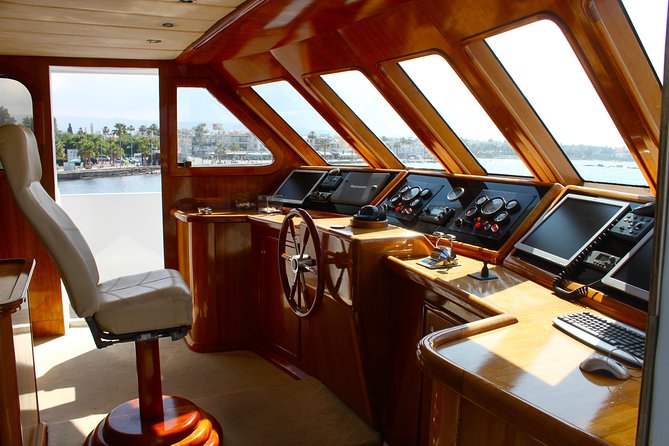 Ocean Flyer | Elite (18+) Cruise - Optional speed for passengers who want more action