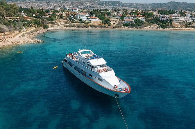 Ocean Flyer VIP Cruise from Paphos Adults Only - Finding shade, sunbeds, and your own space