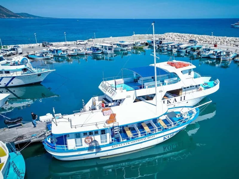 Paphos: Blue Lagoon Boat Trip with Transfers - Food, wine, and drinks on board