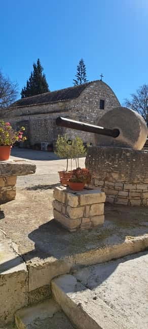 Paphos: Troodos Mountains Jeep Tour with Wine Tasting - Why this Jeep trip works better than a standard coach tour