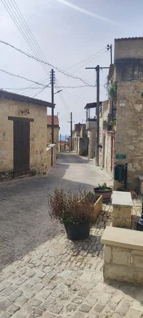 Paphos: Troodos Mountains Villages Tour with Wine Tasting - Key points at a glance