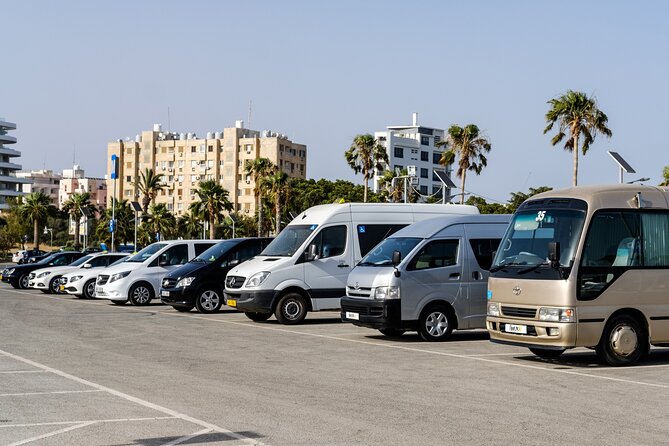 Private Transfer: Larnaca Airport to Larnaca District 1-14 pax - A simple arrival at Larnaca International Airport