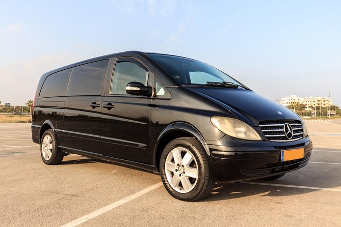 Private Transfer: Larnaca Airport to Larnaca District 1-14 pax - Meeting the driver after your flight