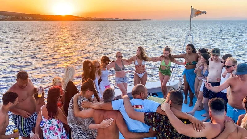 Protaras: Turtle Cove & Blue Lagoon Cruise - What the boat does well