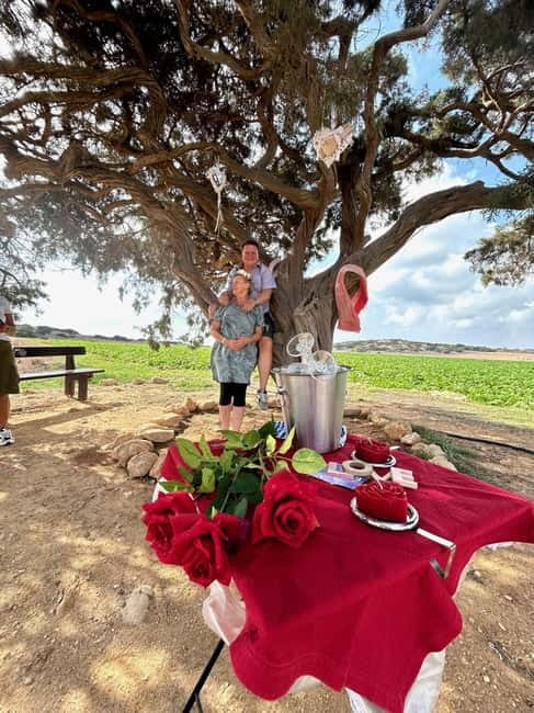 Romantic tour for lovers, couples or friends - Hotel pickup keeps the start simple