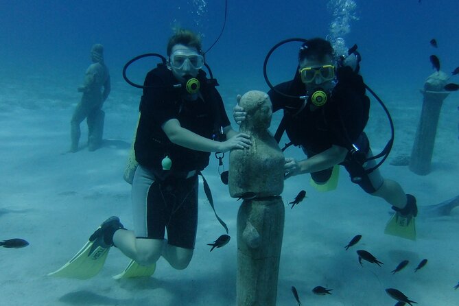 SCUBA DIVING first time experience - Why the four-person limit matters