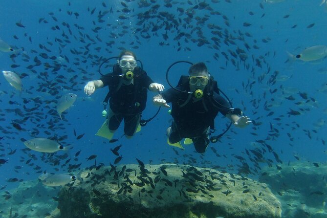 SCUBA DIVING first time experience - The instructors are the heart of the experience