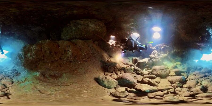 Scuba Diving - Tunnels & Caves - Cape Greco - private guided - Entering the tunnels and cavern passages