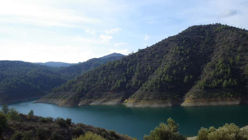 Walk around Pano Lefkara village and Lefkara lake - Plants, red earth, and the islet