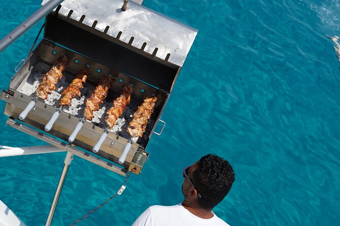 Yellow Boat Cruises: Adults Only Lazy Day Cruise with BBQ - What the small group changes