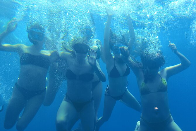Yellow Semi Submarine Mini Cruise with a Swim Stop - What the $24.10 price really covers